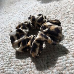 Classic Leopard Print Scrunchie